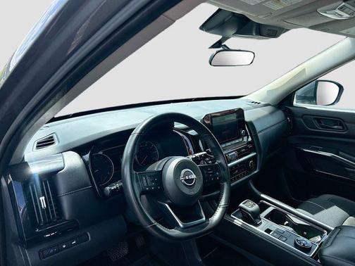 2025 Nissan Pathfinder SV 4WD