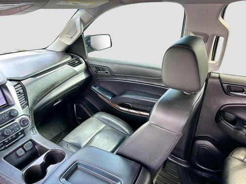 Black 2019 Chevrolet Suburban LT