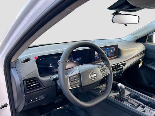 Aspen White Tricoat 2026 Nissan Sentra SR