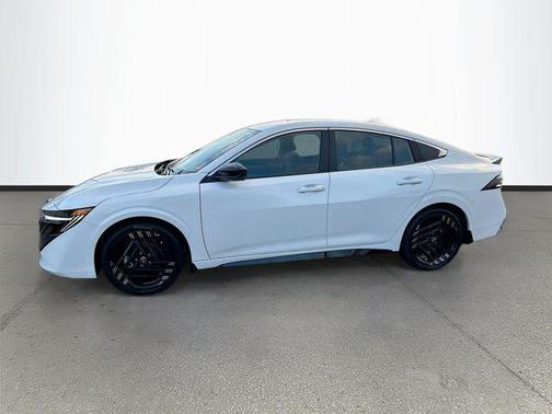 Aspen White Tricoat 2026 Nissan Sentra SR