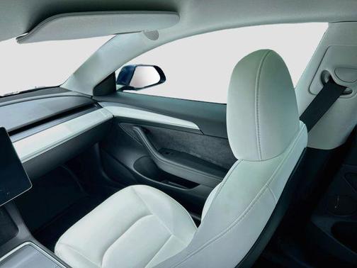 Deep Blue Metallic 2023 Tesla Model 3 Standard Range