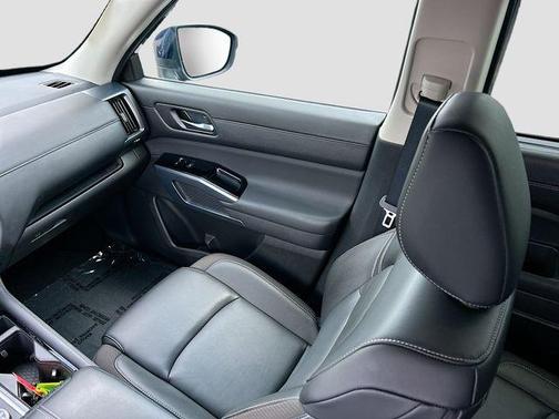 Deep Ocean Blue Pearl 2025 Nissan Pathfinder SL 4WD