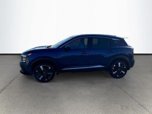 Deep Blue Pearl 2026 Nissan Kicks SR