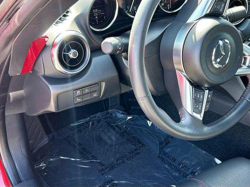 Soul Red Metallic 2016 Mazda MX-5 Miata Grand Touring