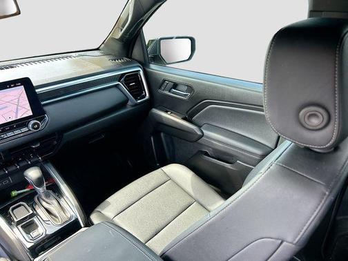 Onyx Black 2025 GMC Canyon Elevation