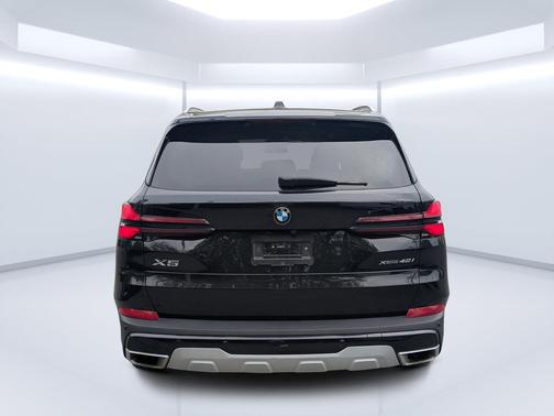 Black Sapphire Metallic 2025 BMW X5 xDrive40i