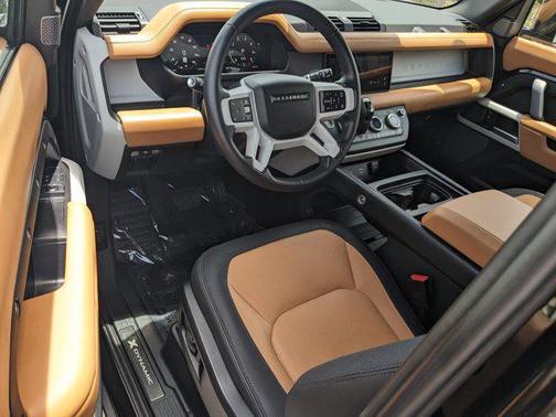 2024 Land Rover Defender 90 P400 X-Dynamic SE
