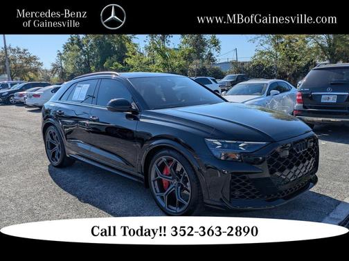 Mythos Black Metallic 2025 Audi RS Q8 4.0T