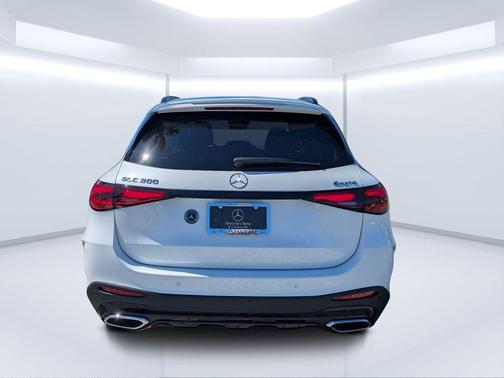 2026 Mercedes-Benz GLC 300 4MATIC