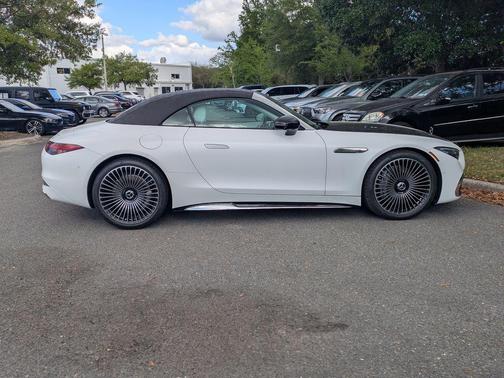 MANUFAKTUR moonlight white magno (White Ambiance) 2026 Mercedes-Benz Maybach SL 680 Monogram Series 4MATIC
