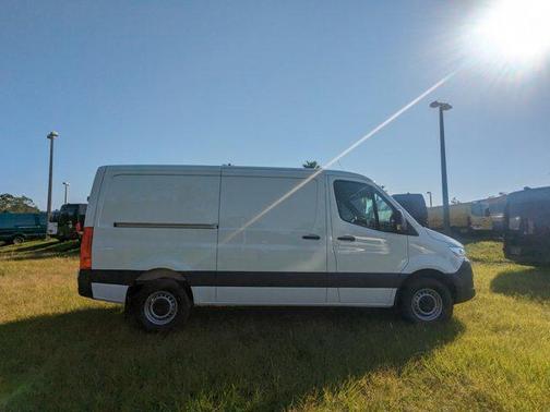 2025 Mercedes-Benz Sprinter 2500 Standard Roof