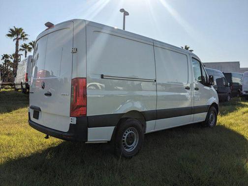 2025 Mercedes-Benz Sprinter 2500 Standard Roof