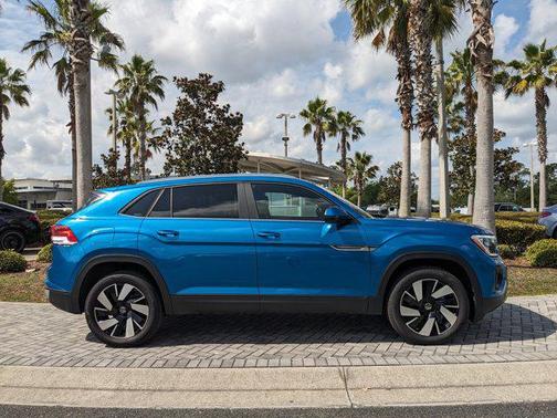 2024 Volkswagen Atlas Cross Sport 2.0T SE w/Technology 4MOTION