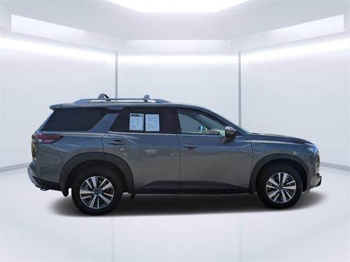 2025 Nissan Pathfinder SL FWD