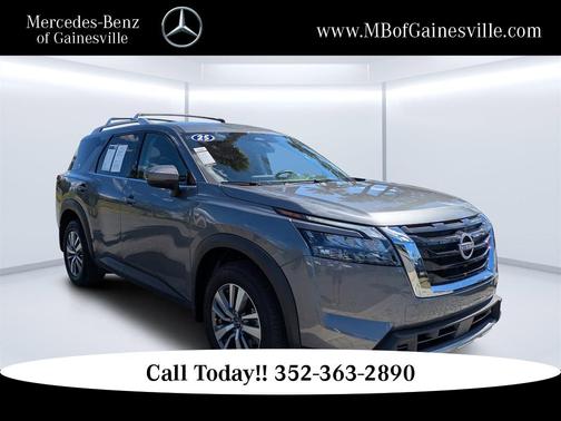 2025 Nissan Pathfinder SL FWD