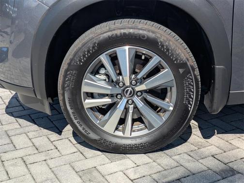 2025 Nissan Pathfinder SL FWD