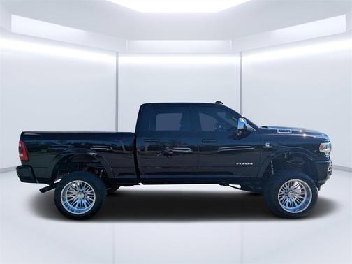 2019 RAM 2500 Laramie Crew Cab 4x4 6'4' Box