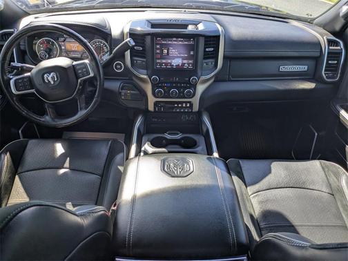2019 RAM 2500 Laramie Crew Cab 4x4 6'4' Box