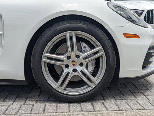 2019 Porsche Panamera 4