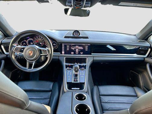 2019 Porsche Panamera 4