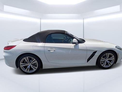 Alpine White 2026 BMW Z4 sDrive30i