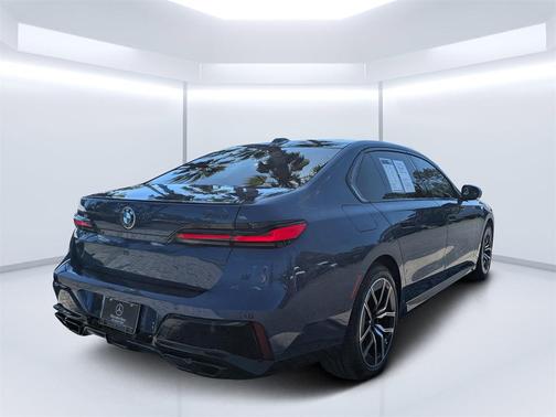 2023 BMW 760 i xDrive