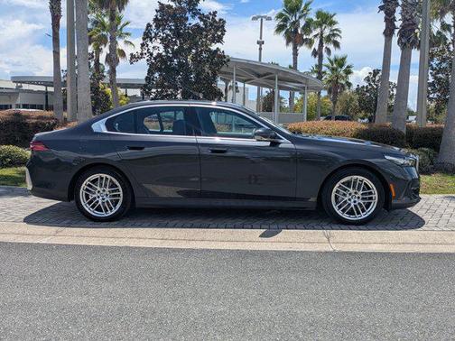 2024 BMW 530 i