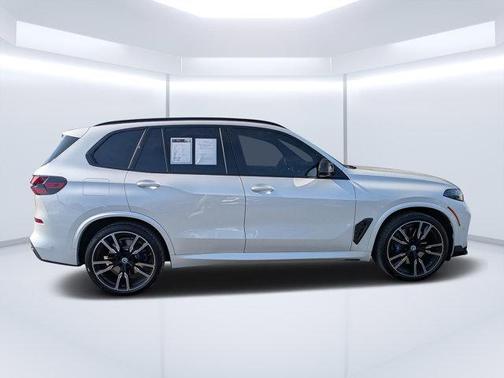 2025 BMW X5 M60i
