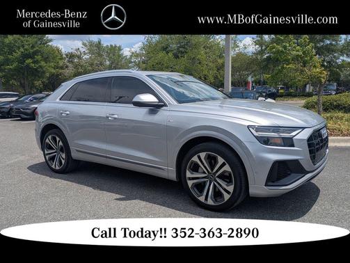 Florett Silver Metallic 2022 Audi Q8 55 Premium Plus