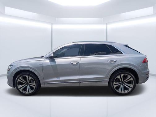 Florett Silver Metallic 2022 Audi Q8 55 Premium Plus