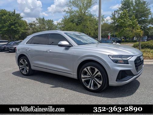 Florett Silver Metallic 2022 Audi Q8 55 Premium Plus