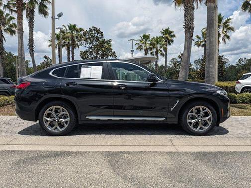 2024 BMW X4 xDrive30i
