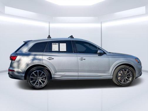 2022 Audi Q7 45 Premium Plus