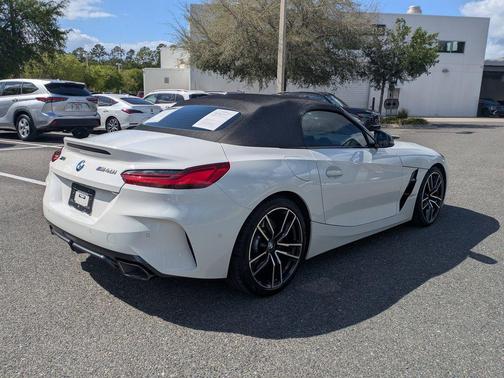 Alpine White 2022 BMW Z4 M40i