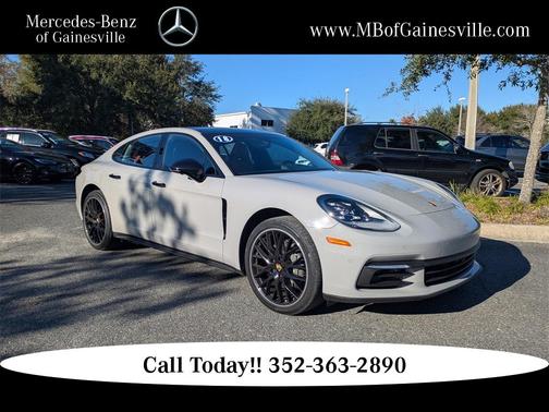 2018 Porsche Panamera 4S