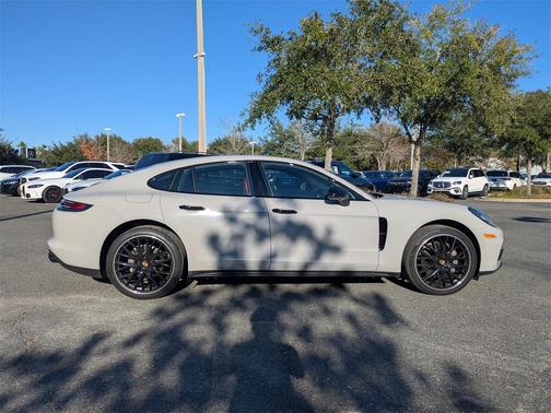 2018 Porsche Panamera 4S