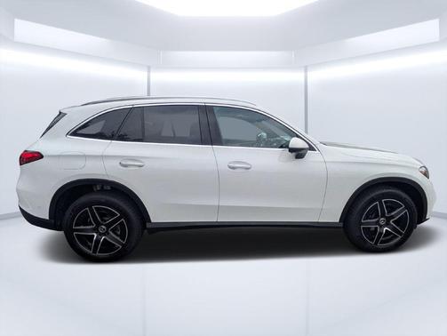 Polar White 2027 Mercedes-Benz GLC 300 Base