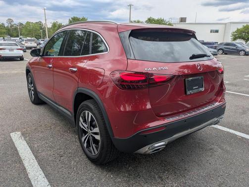 MANUFAKTUR Patagonia Red Metallic 2025 Mercedes-Benz GLA 250 4MATIC
