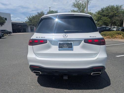 MANUFAKTUR Moonlight White Metallic 2026 Mercedes-Benz GLS 580 4MATIC