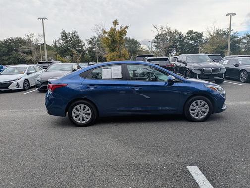 2022 Hyundai Accent SE