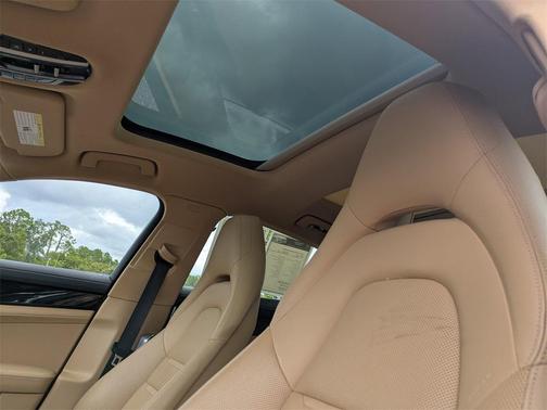 2021 Porsche Panamera Base