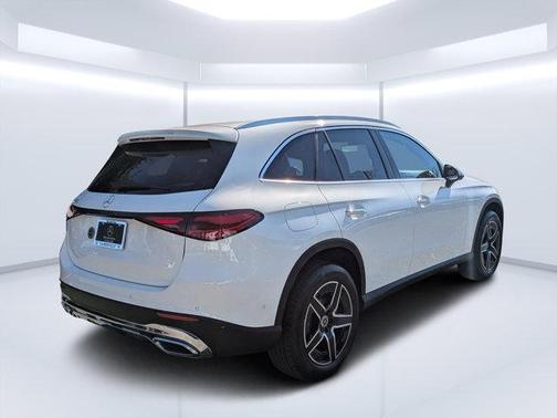 2026 Mercedes-Benz GLC 300 Base