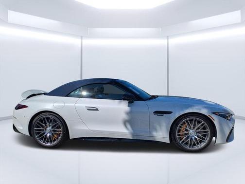 MANUFAKTUR Moonlight White Metallic 2026 Mercedes-Benz AMG SL 63 Base