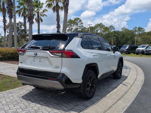 2024 Toyota RAV4 Hybrid SE