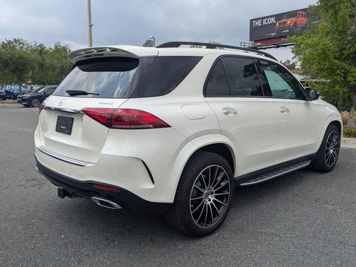 MANUFAKTUR Diamond White Metallic 2023 Mercedes-Benz GLE 450 4MATIC