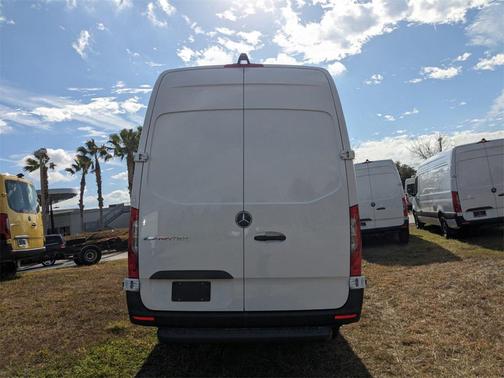 2025 Mercedes-Benz Sprinter 2500 High Roof
