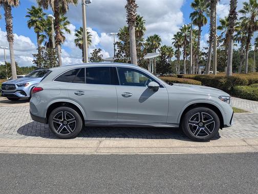2026 Mercedes-Benz GLC 300 4MATIC