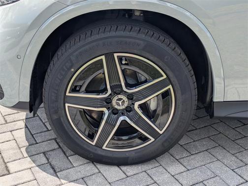 2026 Mercedes-Benz GLC 300 4MATIC
