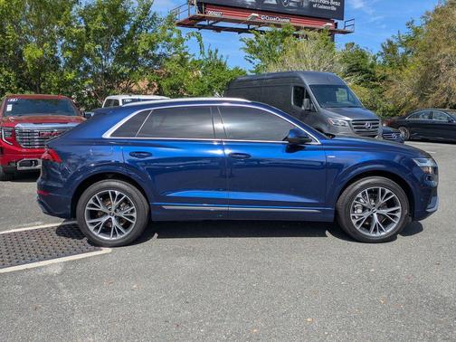 Navarra Blue Metallic 2021 Audi Q8 55 Premium Plus