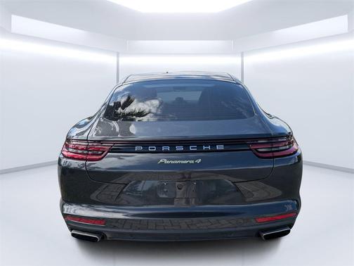 2020 Porsche Panamera 4